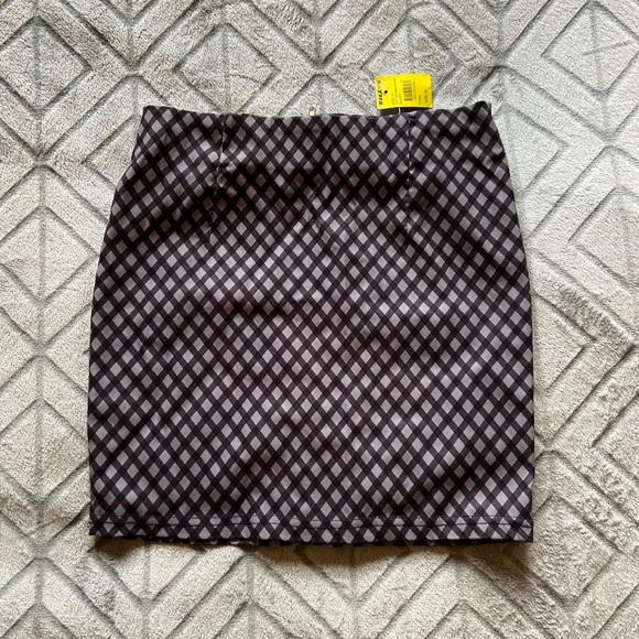 Tilly's Other - Tillys White Fawn skirt NWT - Girls - Gingham print